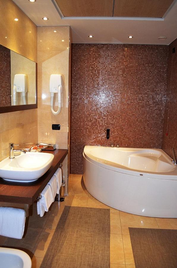 Hotel Ristorante Giada Grumolo delle Abbadesse Dış mekan fotoğraf